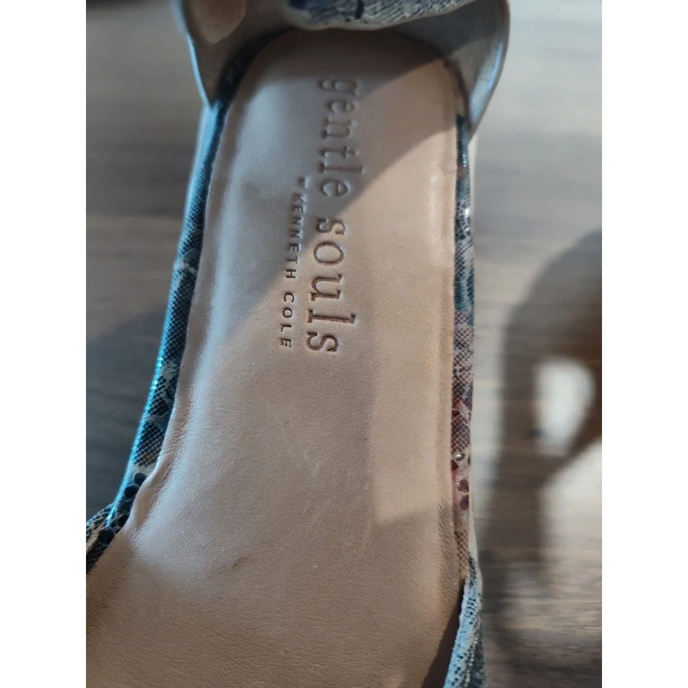 Gentle Souls Kenneth Cole Womens Floral Ankle Strap Wedge Pumps Multi Color 9M